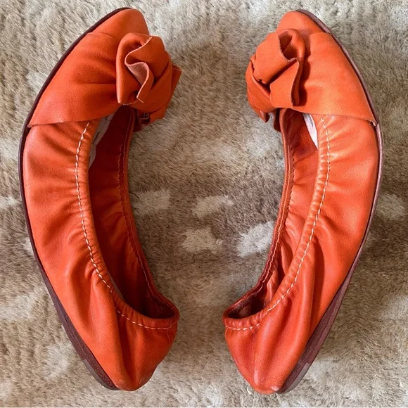 Miu Miu Leather Knotted Bow Elasticized Scrunch Ballet Flat In Orange Sz 38 1/2 - Picture 7 of 14